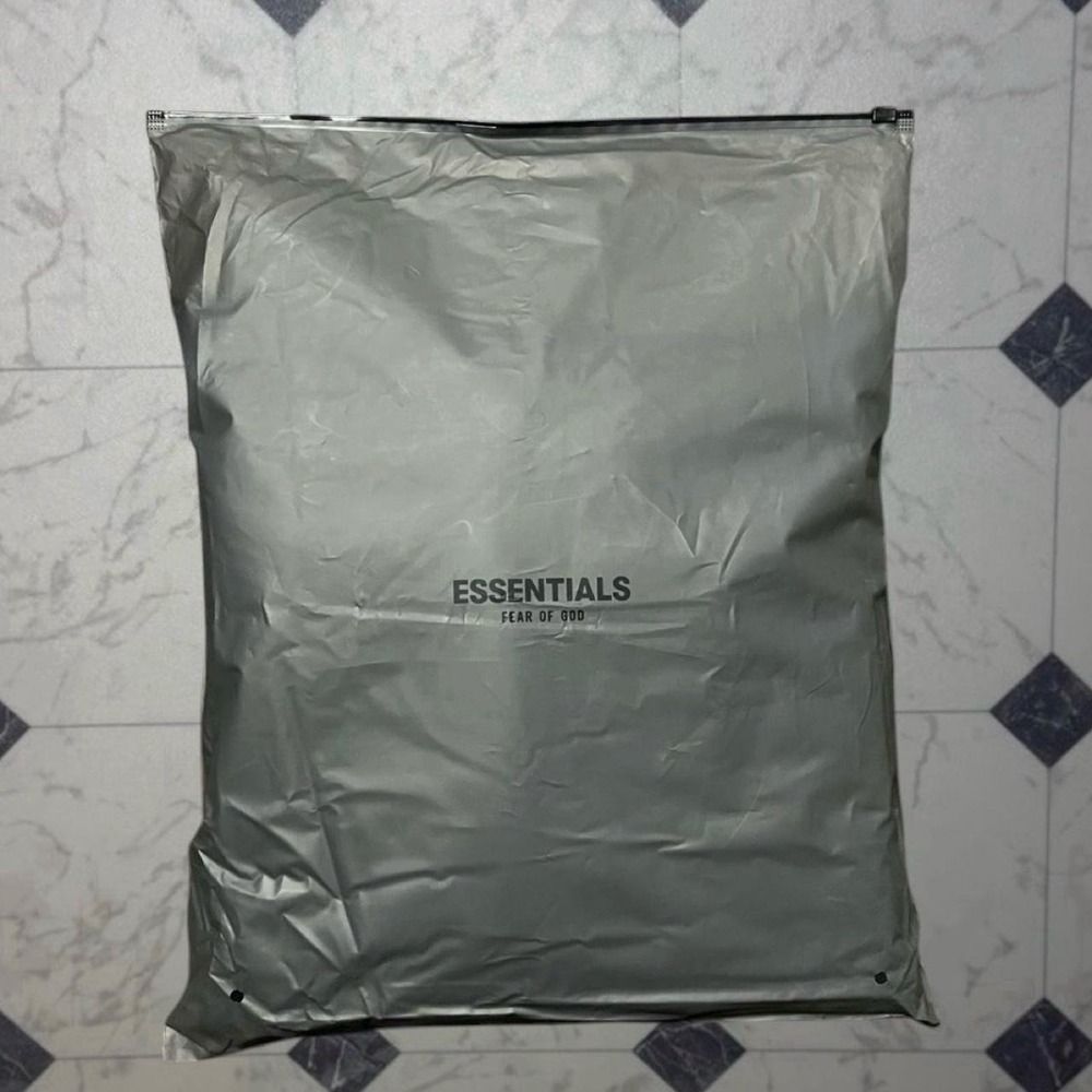 Fear of God Essentials Light Oatmeal/Light Gray XS Shorts NWT - Picture 3 of 3